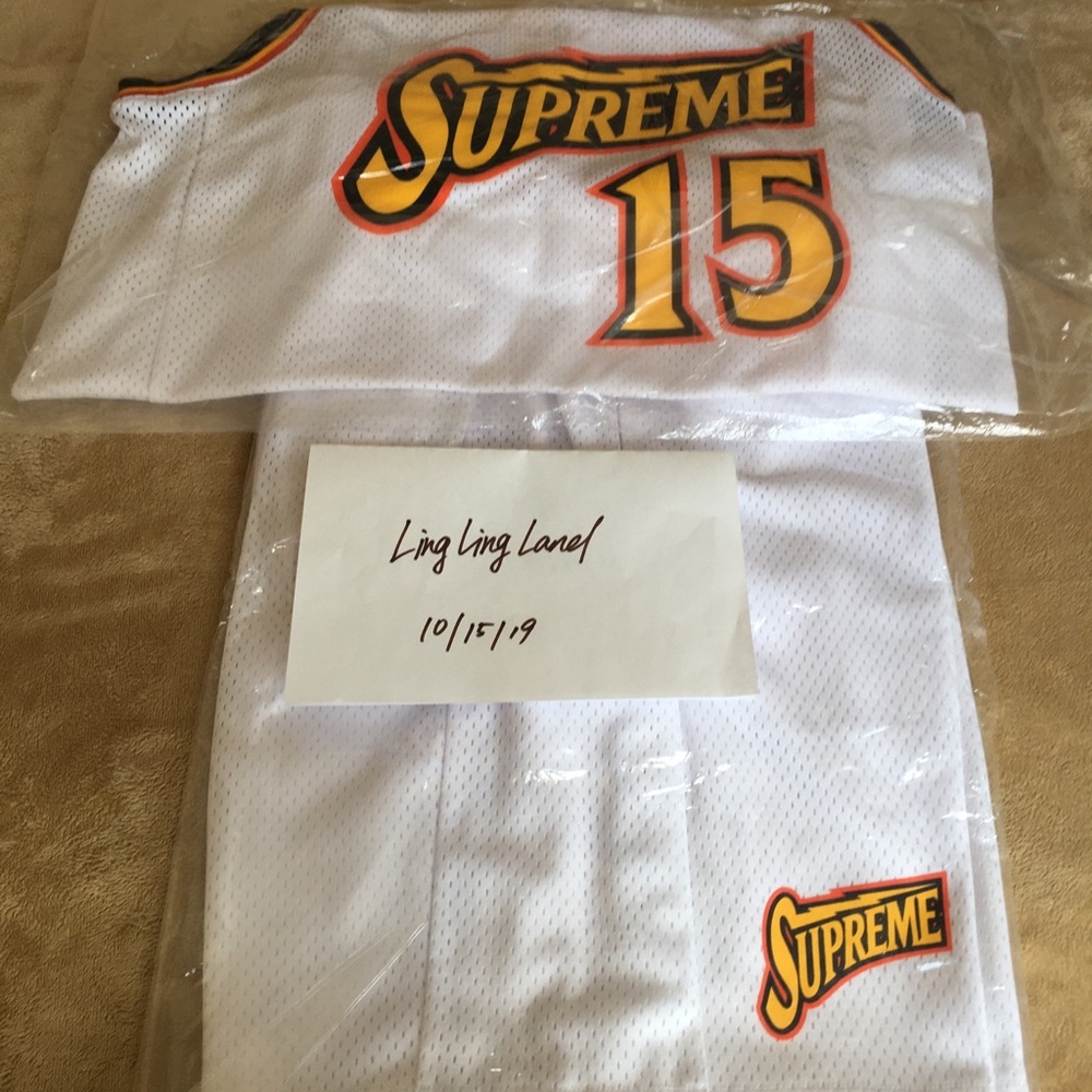 Supreme bolt basketball set